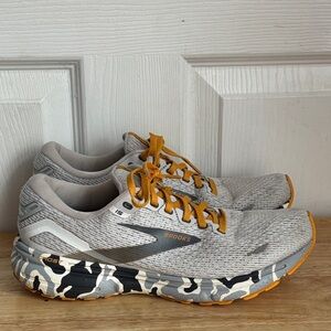 BROOKS Ghost 15 Blanc Sunflower Camo size 8.5 running shoes athletic sneakers